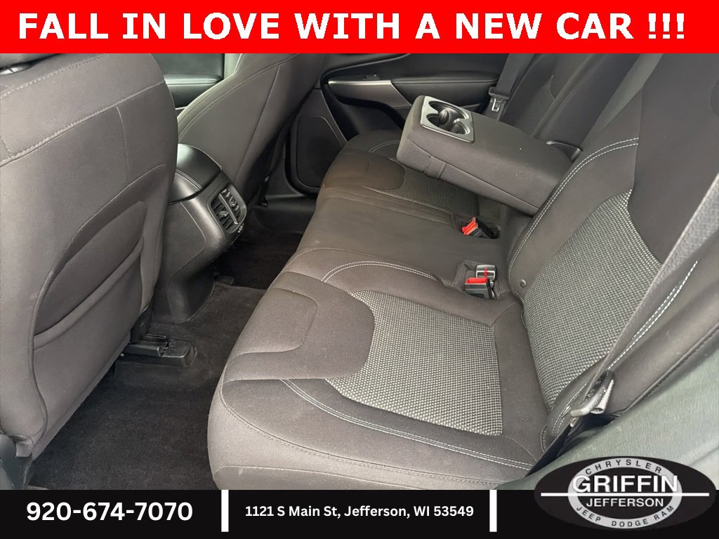 Used 2019 Jeep Cherokee Latitude w/ Cold Weather Group image 13