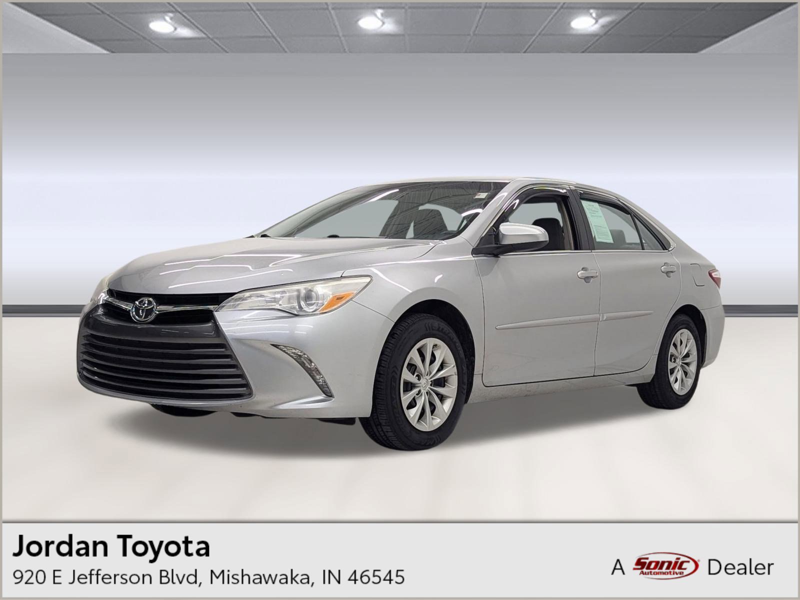 Used 2017 Toyota Camry LE image 1