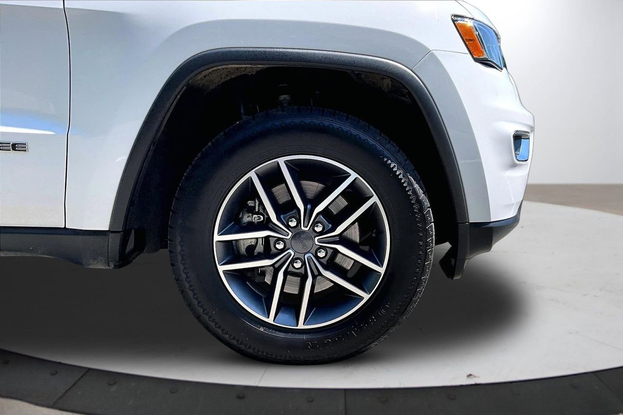 Used 2022 Jeep Grand Cherokee Limited AWD/4WD image 34