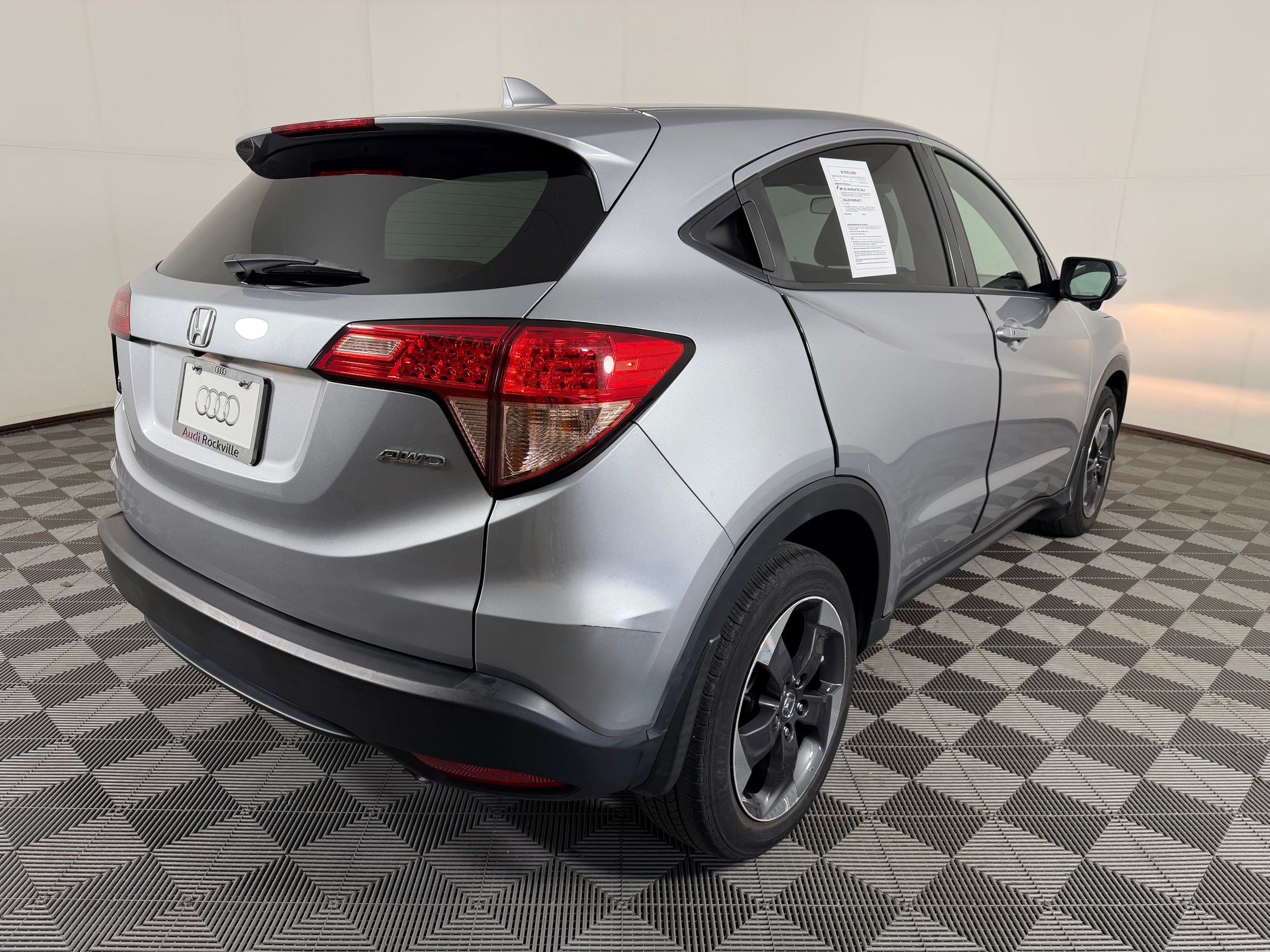 Used 2018 Honda HR-V EX image 9