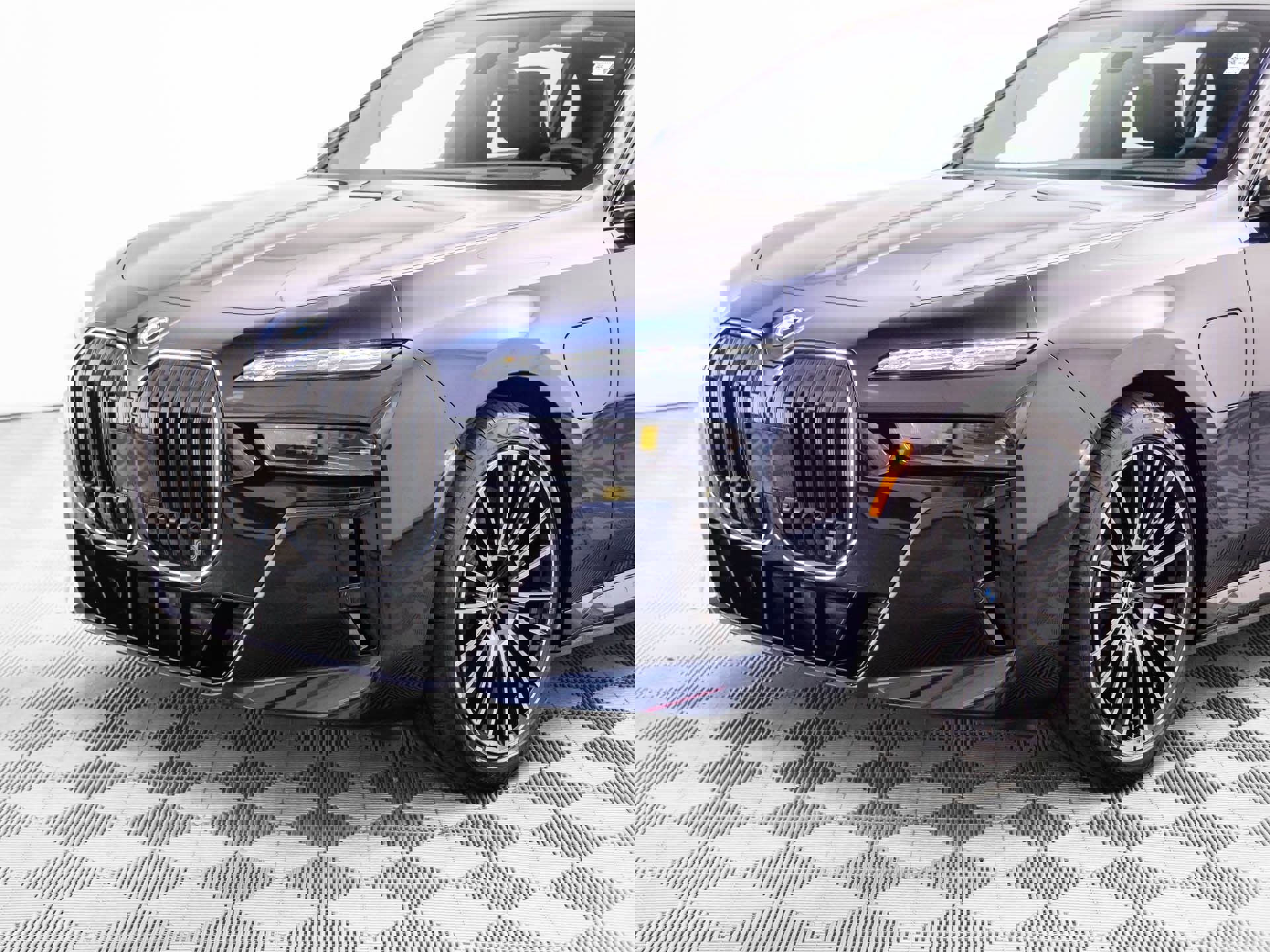 New 2026 BMW 750e xDrive w/ Executive Package image 42