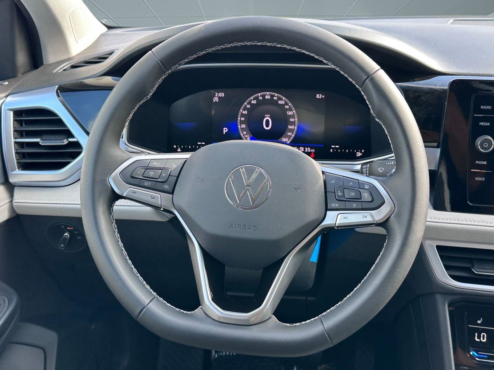 New 2026 Volkswagen Taos SE image 14