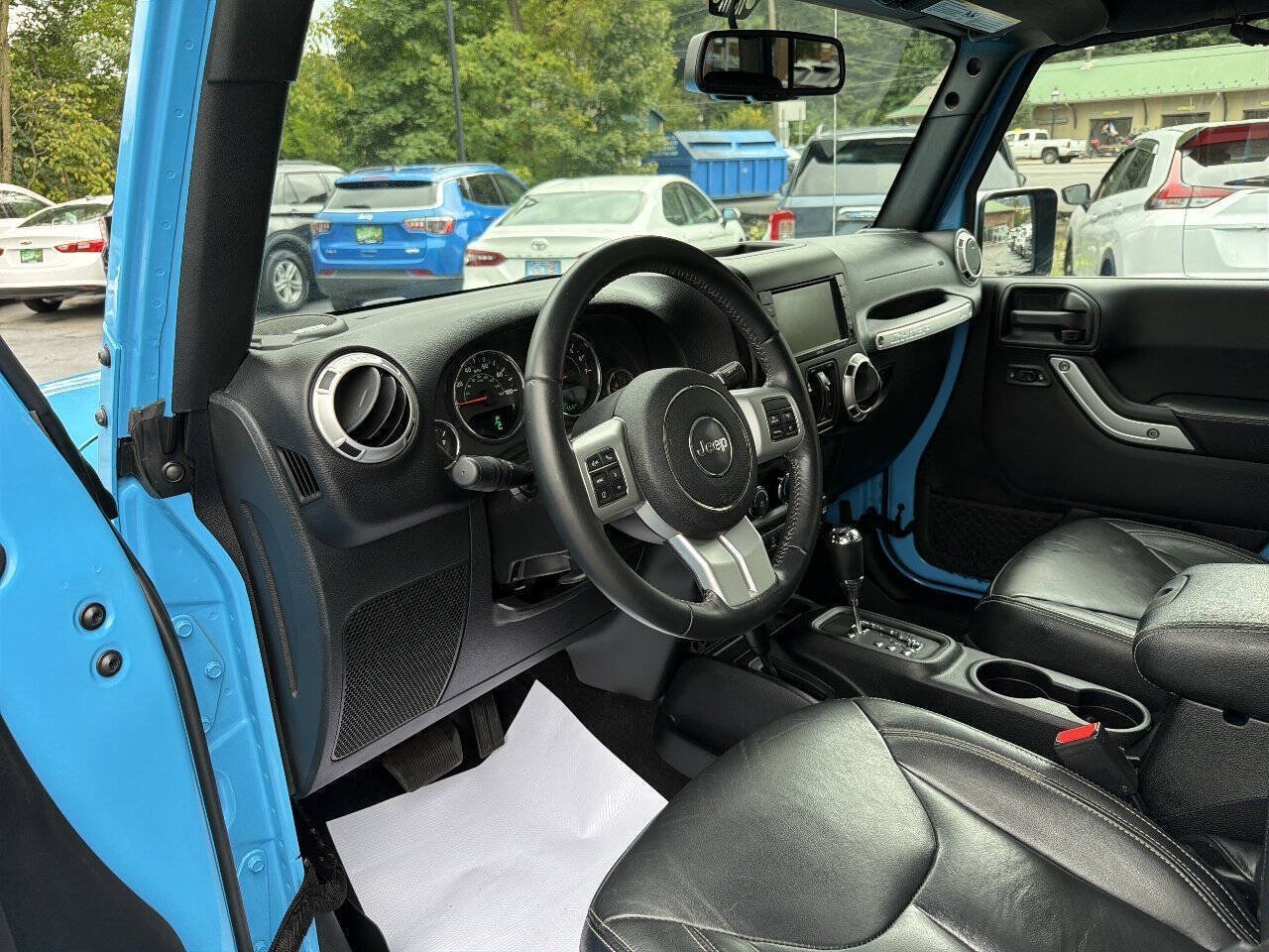 Used 2017 Jeep Wrangler Unlimited Sahara w/ Quick Order Package 24E Chief AWD/4WD image 25