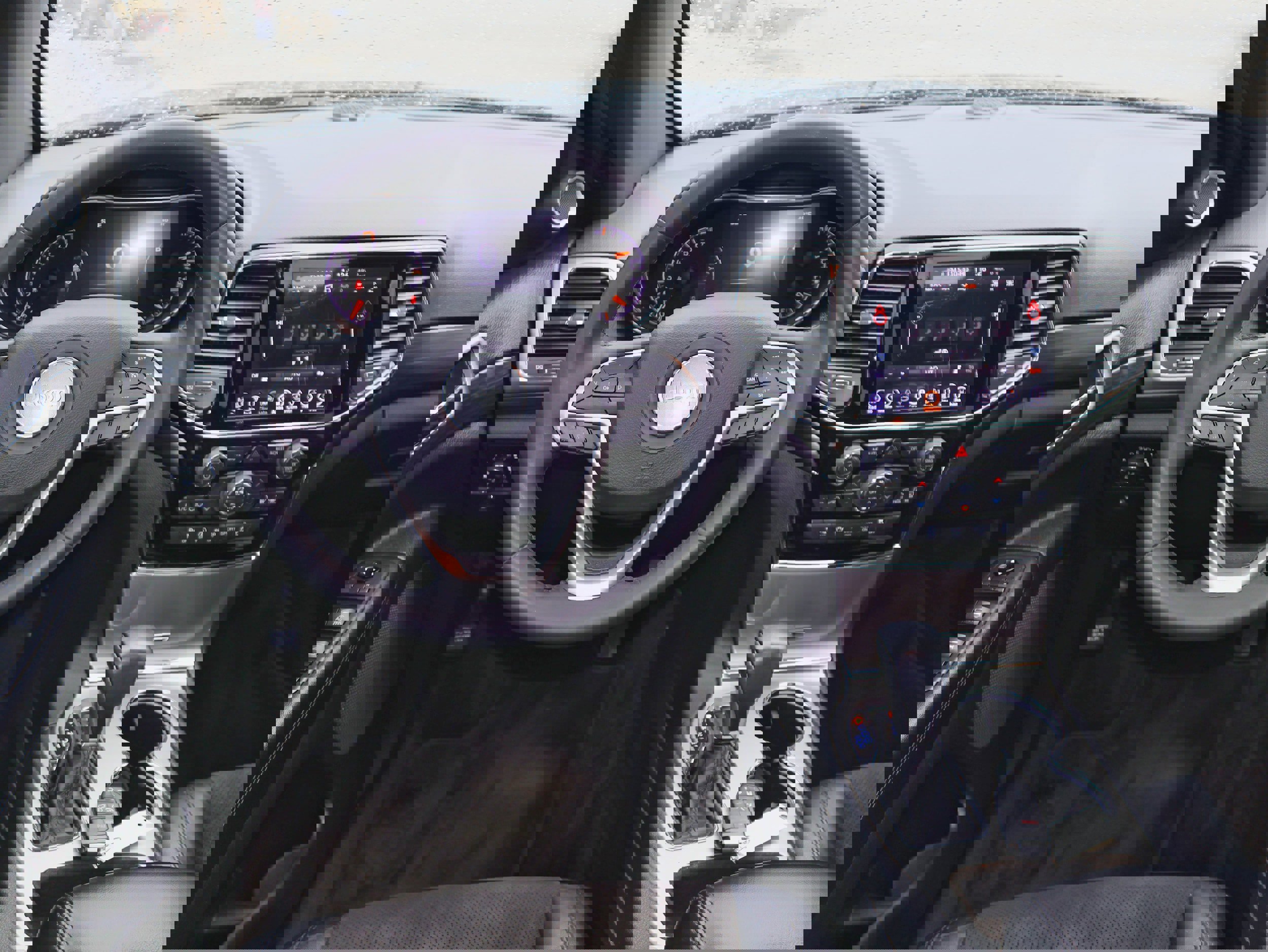 Used 2019 Jeep Grand Cherokee Altitude image 17