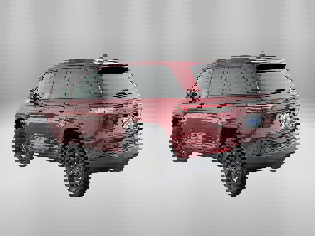 Used 2023 Jeep Grand Cherokee Altitude image 2