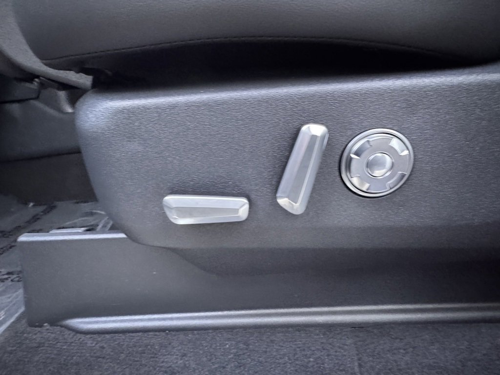 New 2025 Lincoln Navigator Reserve w/ Jet Appearance Package image 19