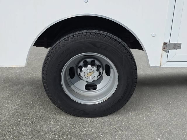 Used 2020 Chevrolet Express 3500 w/ Power Convenience Package RWD image 28