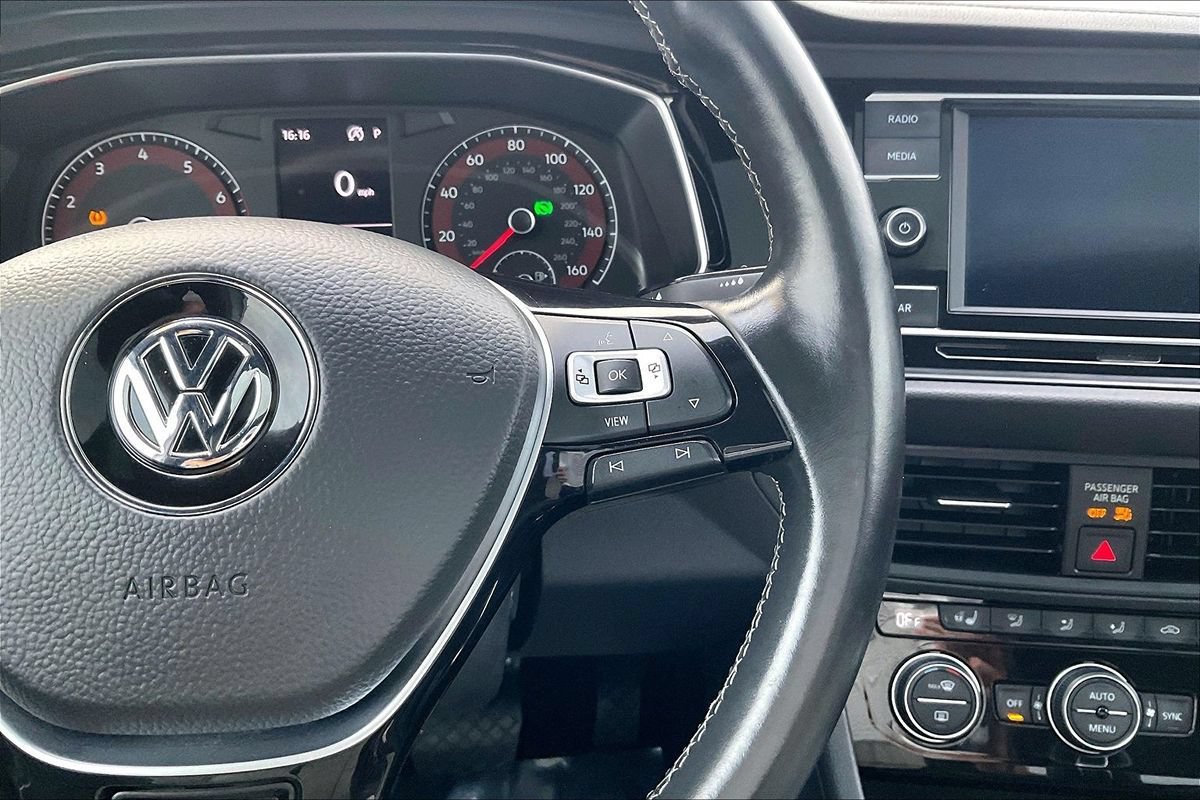 Used 2019 Volkswagen Jetta R-Line w/ R-Line Cold Weather Package FWD image 17