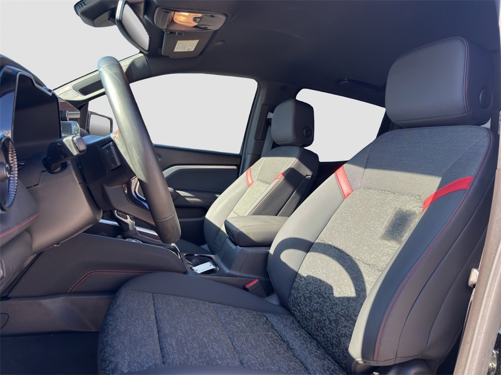 Used 2025 Chevrolet Colorado Z71 w/ Technology Package image 6