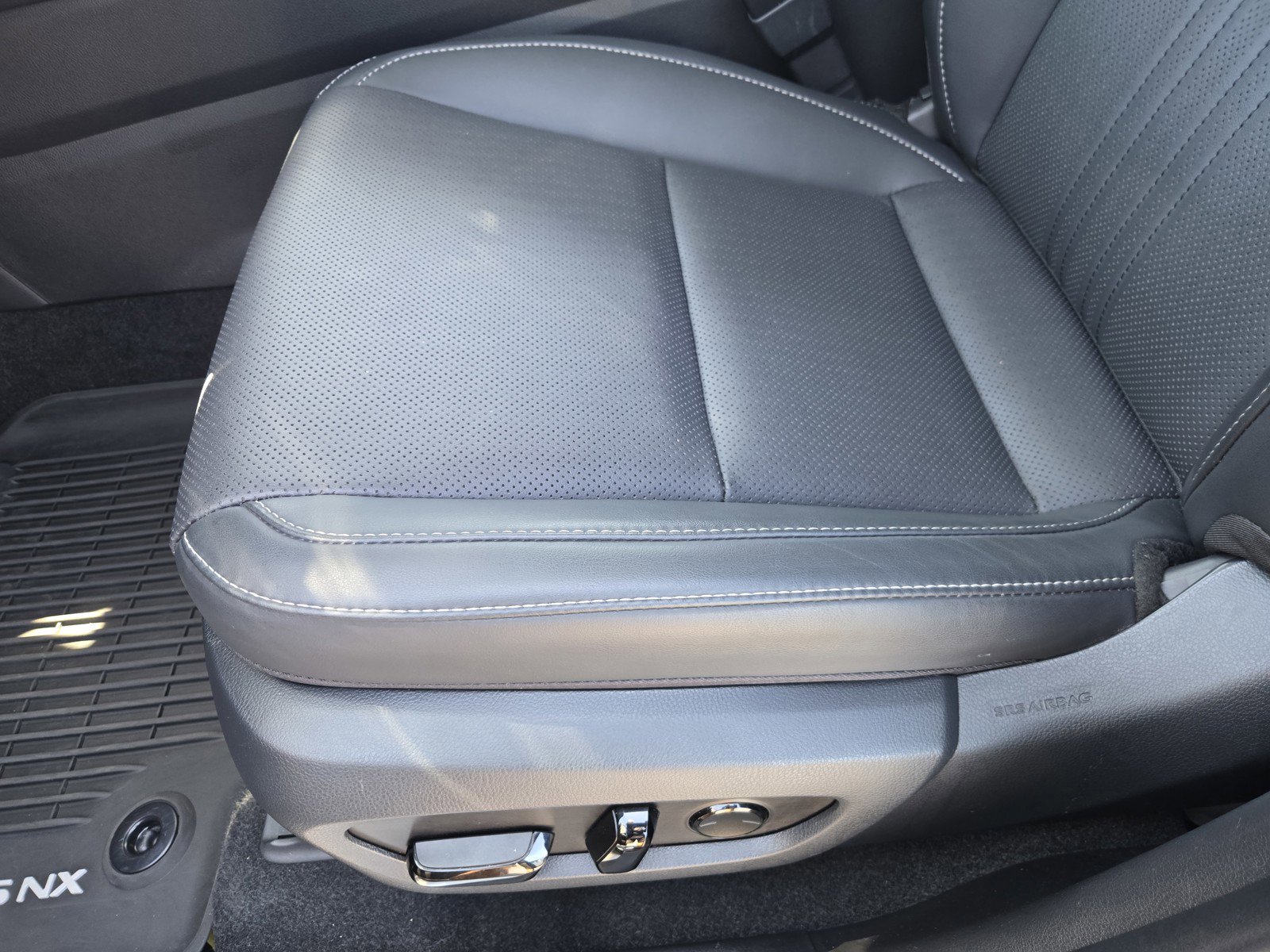 Used 2025 Lexus NX 350h AWD w/ Accessory Package (2T) image 17