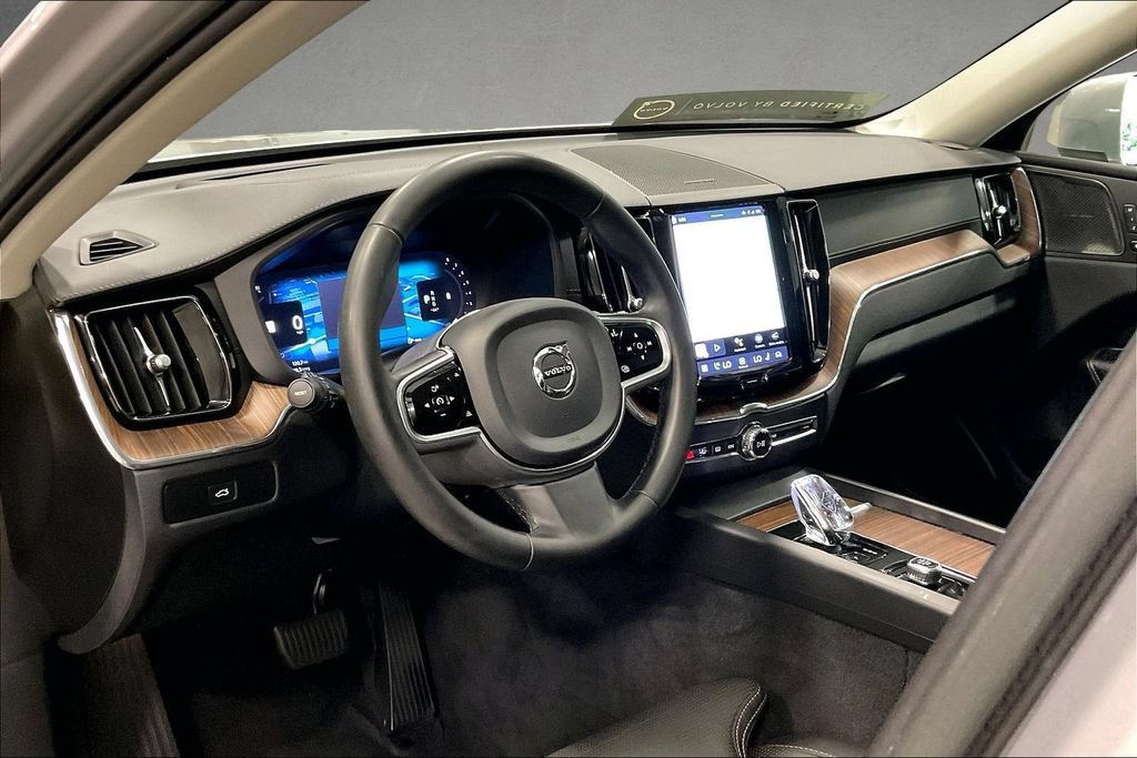 Certified 2023 Volvo XC60 B6 Ultimate w/ Climate Package AWD/4WD image 18