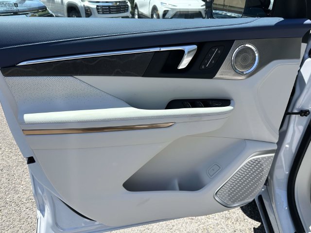New 2026 Buick Enclave Avenir w/ Super Cruise Package FWD image 8