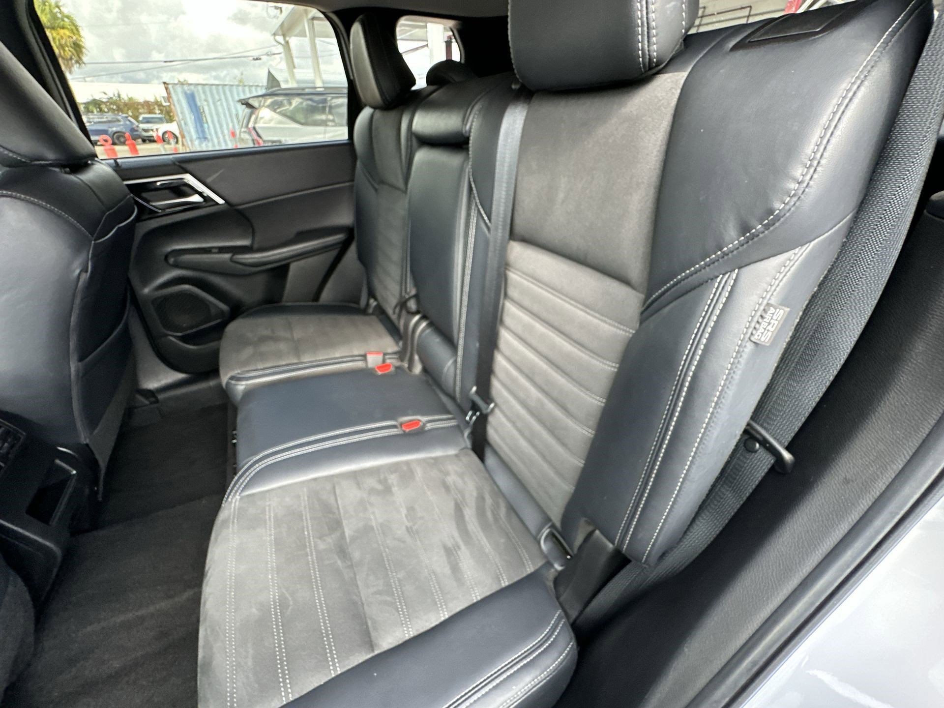 Used 2024 Mitsubishi Outlander SE Black Edition image 26