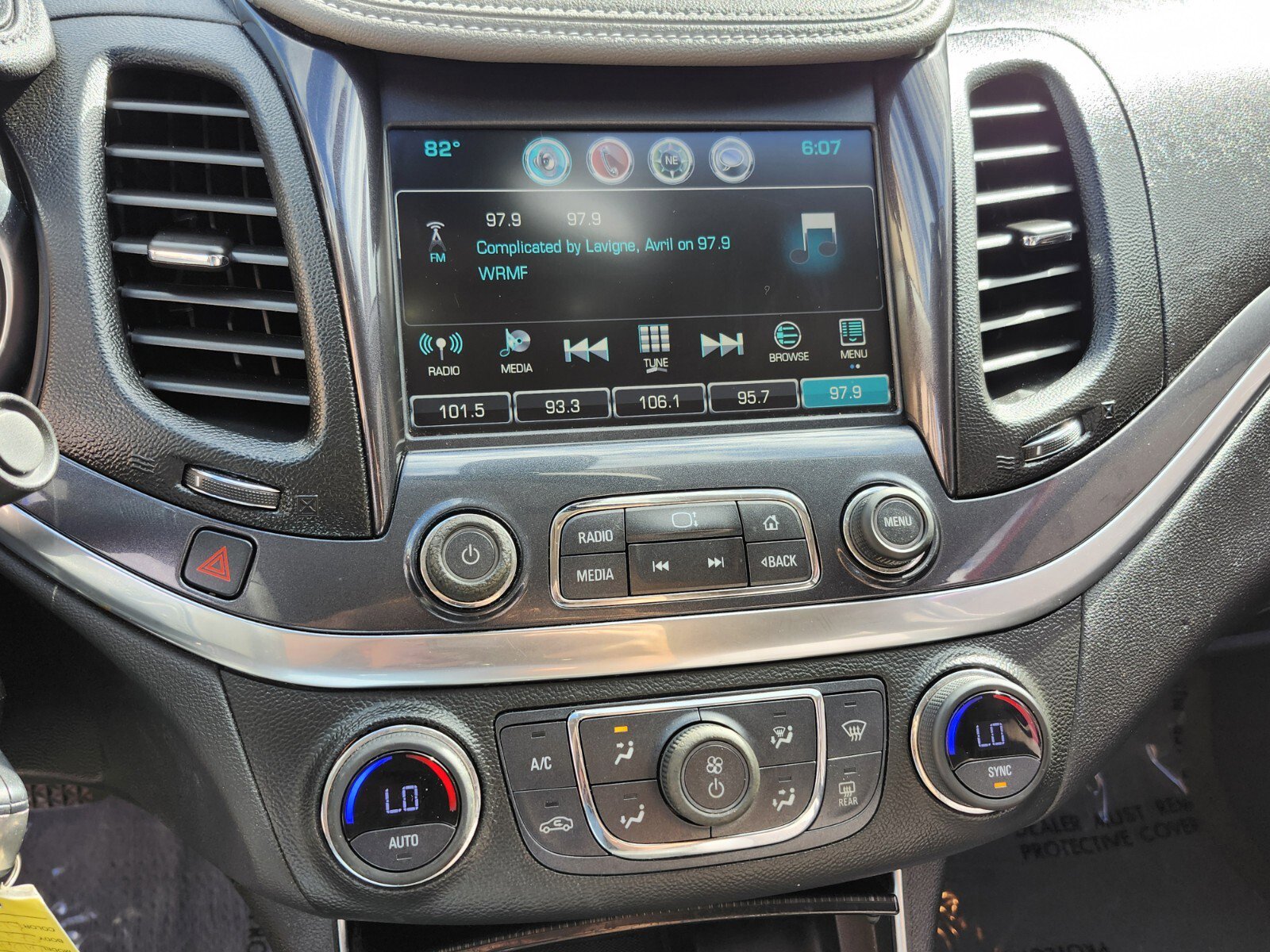 Used 2017 Chevrolet Impala LT image 22