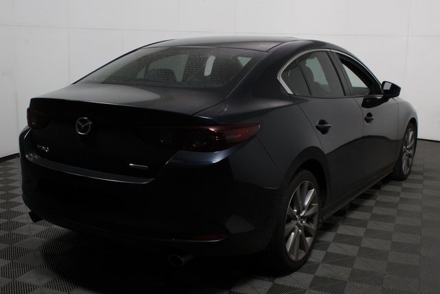 Used 2020 MAZDA MAZDA3 Sedan w/ Select Package image 6