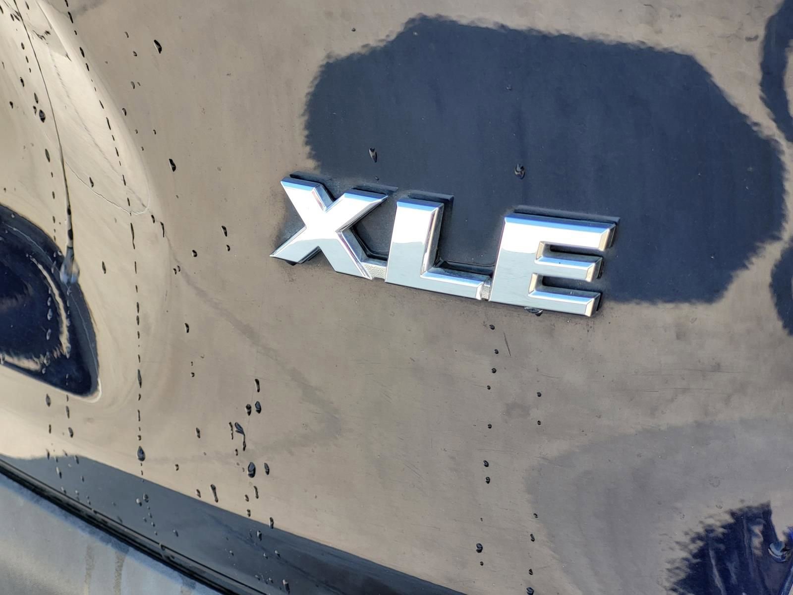 Used 2020 Toyota RAV4 XLE w/ Carpet Mat Package FWD image 5