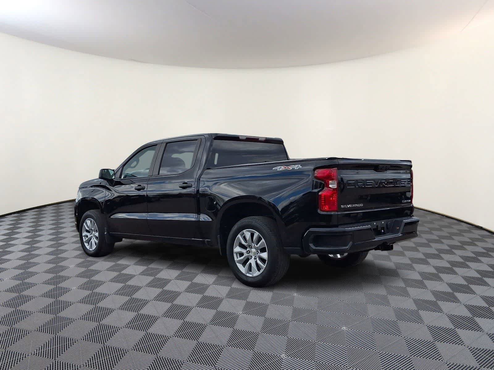 Used 2023 Chevrolet Silverado 1500 Custom AWD/4WD image 7