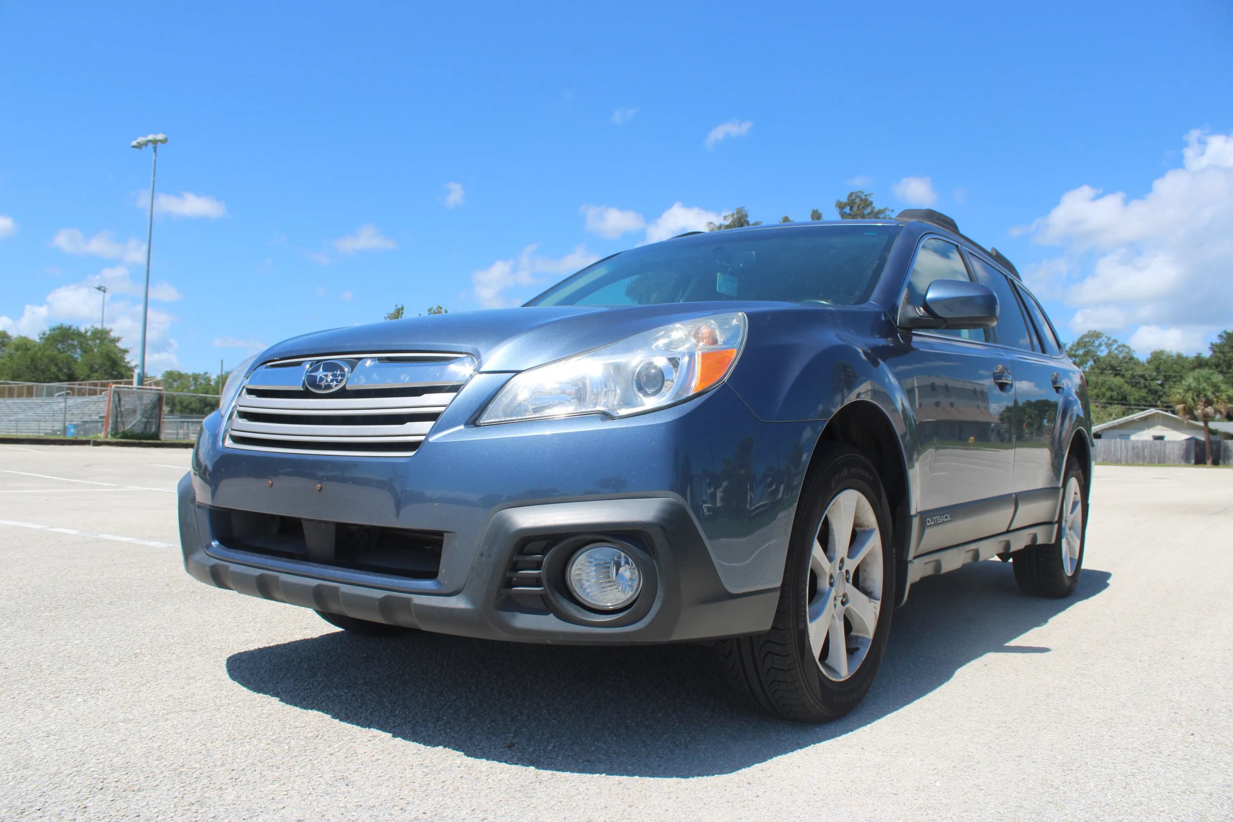 Used 2013 Subaru Outback 2.5i Premium w/ Popular Pkg 1B AWD/4WD image 4