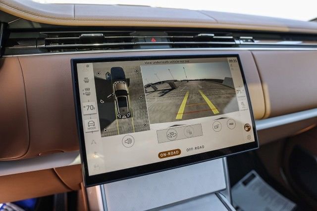 New 2025 Land Rover Range Rover SV image 25