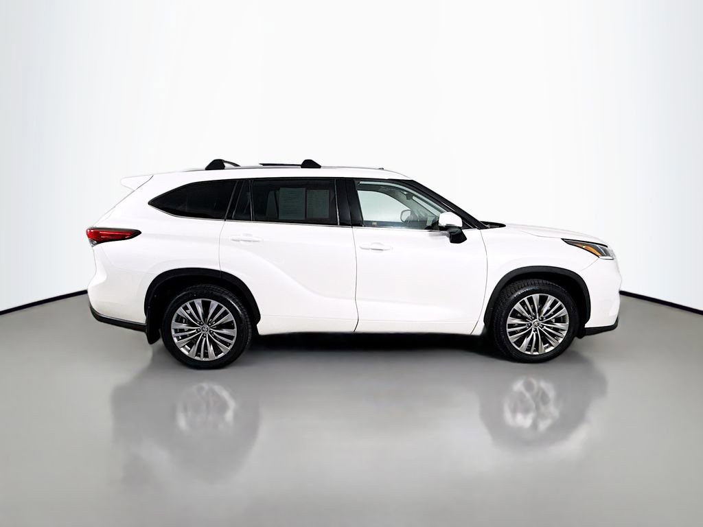 Certified 2020 Toyota Highlander Platinum AWD/4WD image 9