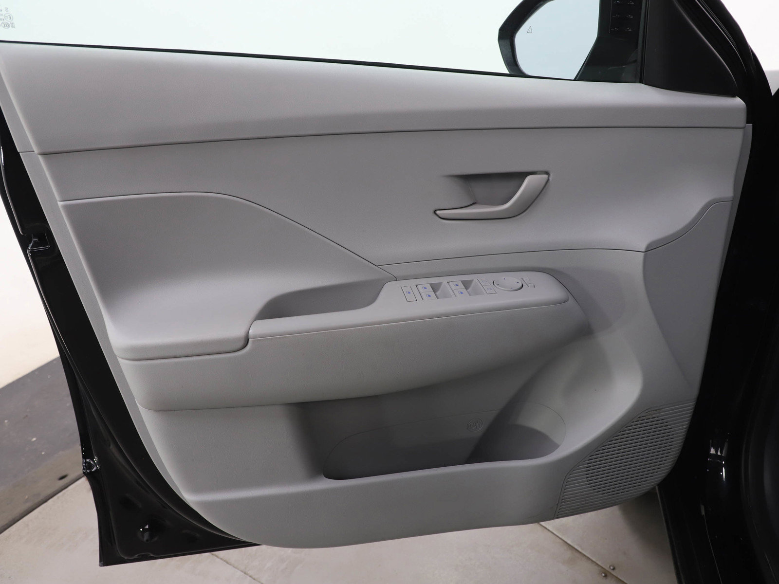 Used 2025 Hyundai Kona SEL image 18