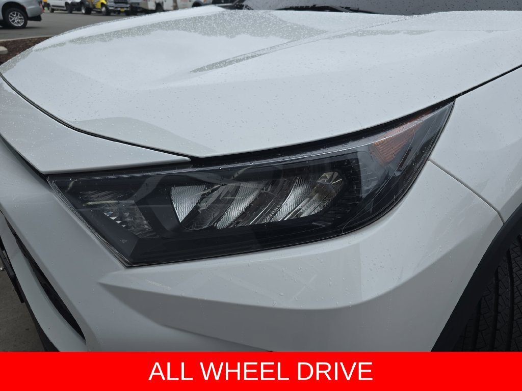 Used 2022 Toyota RAV4 LE AWD/4WD image 30
