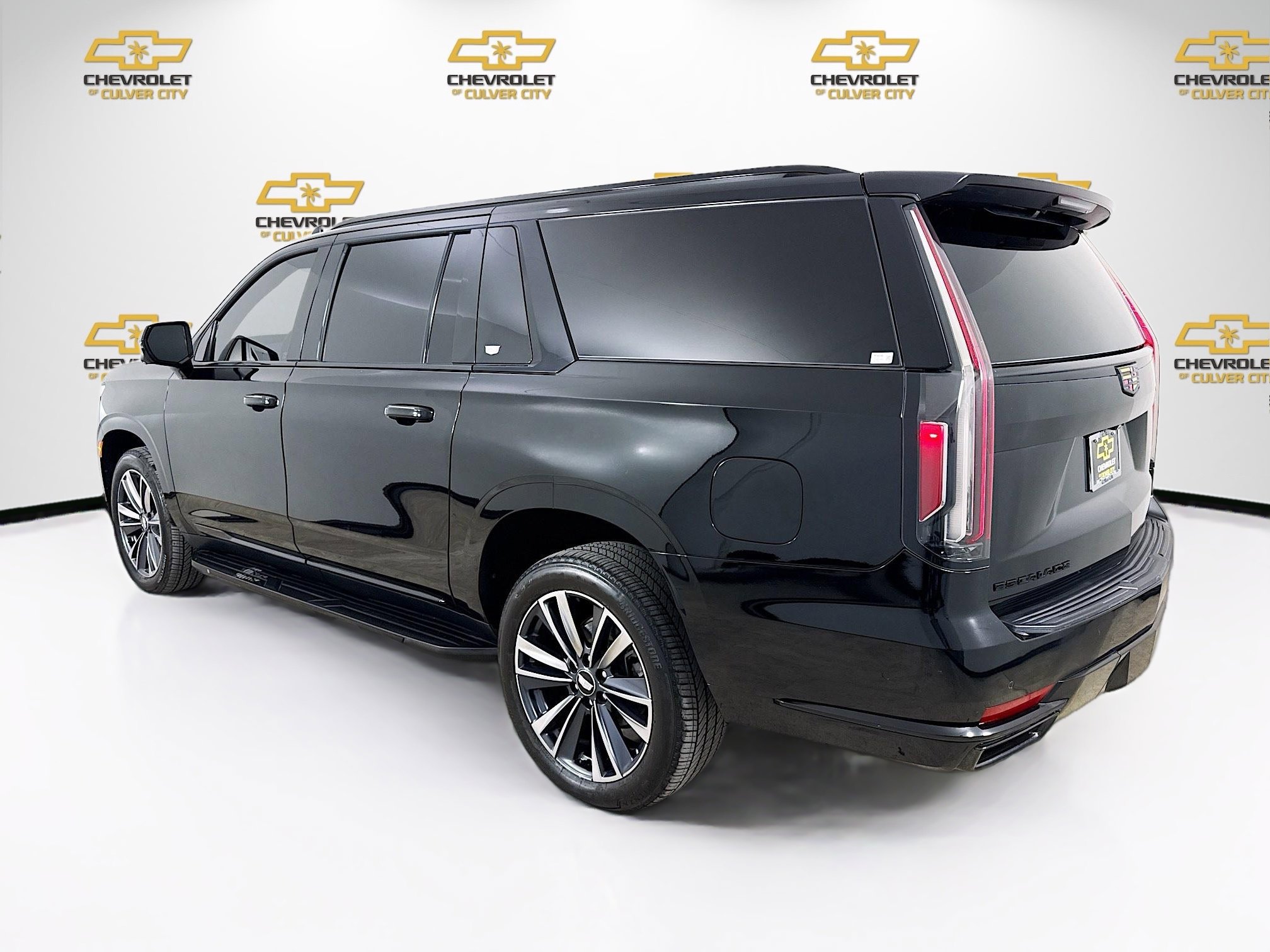 Used 2023 Cadillac Escalade ESV Sport image 5