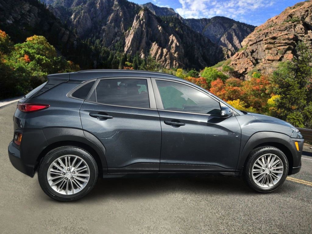 Used 2021 Hyundai Kona SEL FWD image 2