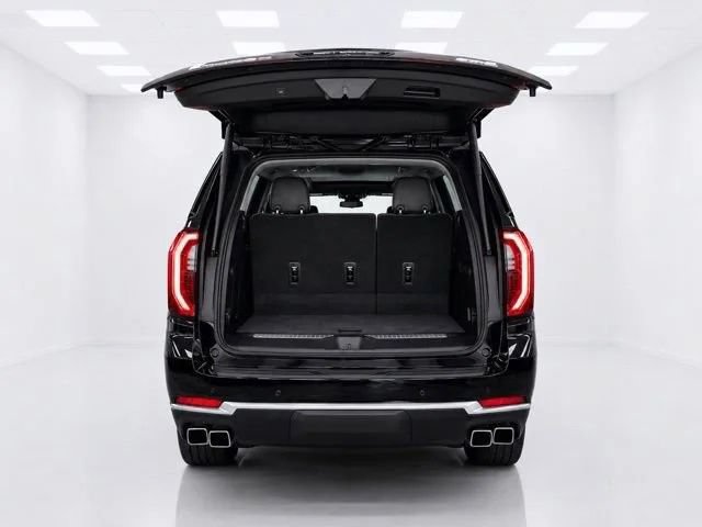 Used 2026 GMC Yukon Denali w/ Sun & Power Step Package AWD/4WD image 7
