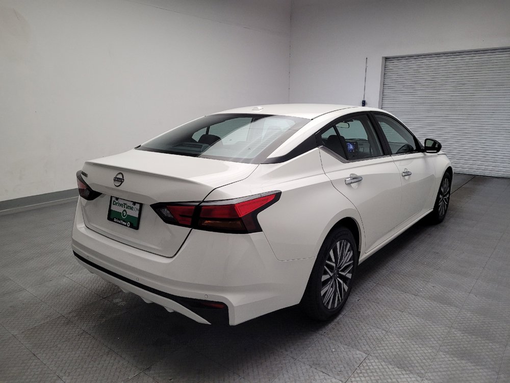 Used 2025 Nissan Altima 2.5 SV FWD image 9
