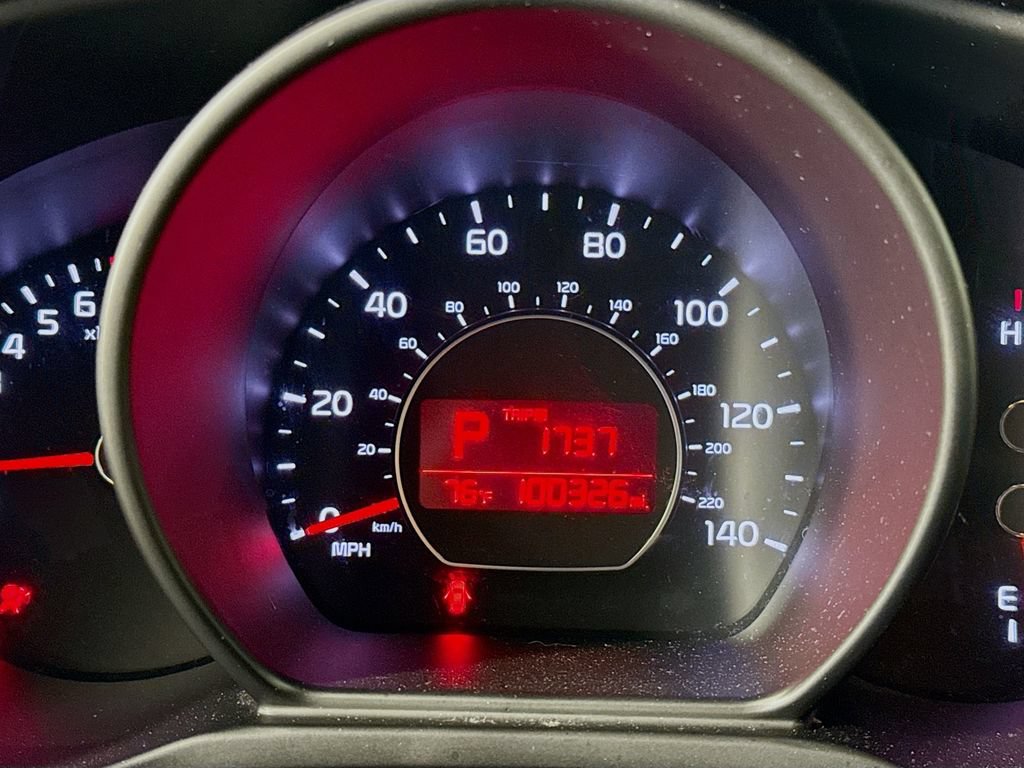 Used 2015 Kia Soul + FWD image 12