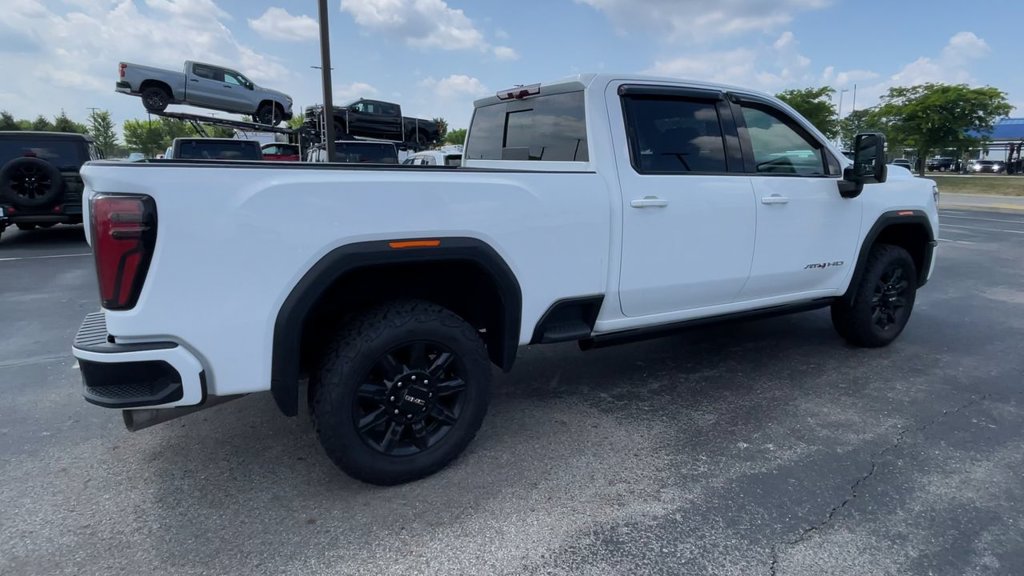 Used 2024 GMC Sierra 2500 AT4 w/ AT4 Premium Plus Package AWD/4WD image 2