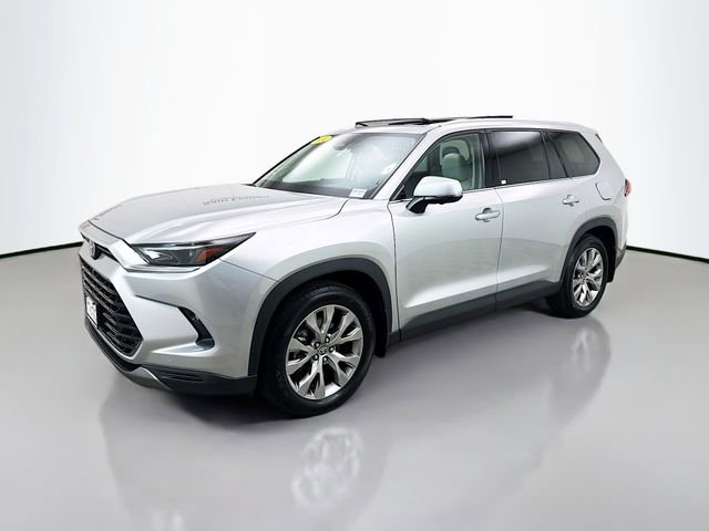Used 2024 Toyota Grand Highlander Limited image 3