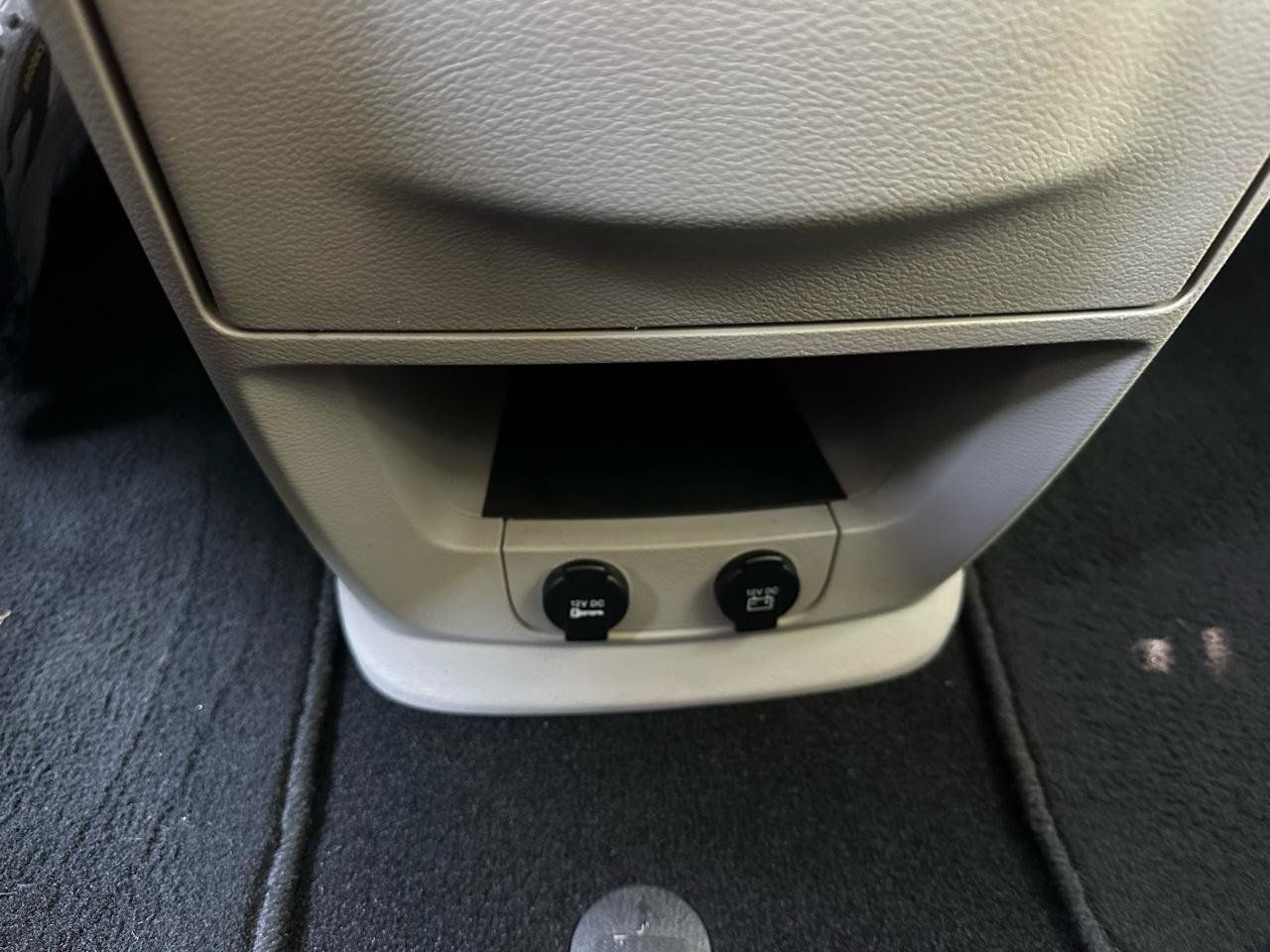 Used 2015 Dodge Grand Caravan American Value Package w/ UConnect Hands-Free Group FWD image 19