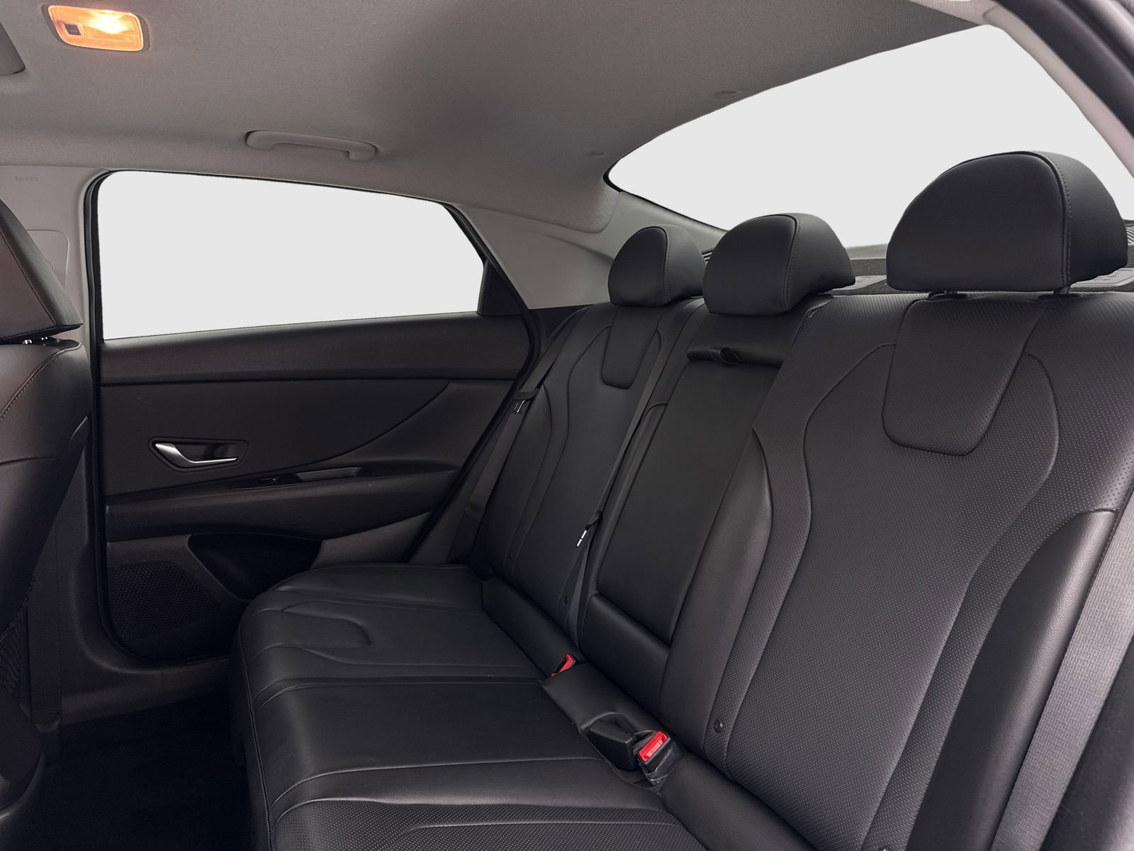 Used 2023 Hyundai Elantra Limited image 37