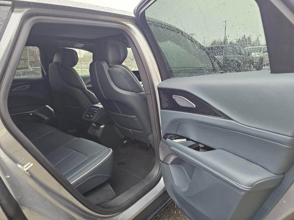 New 2026 Cadillac Lyriq Signature Sport image 12