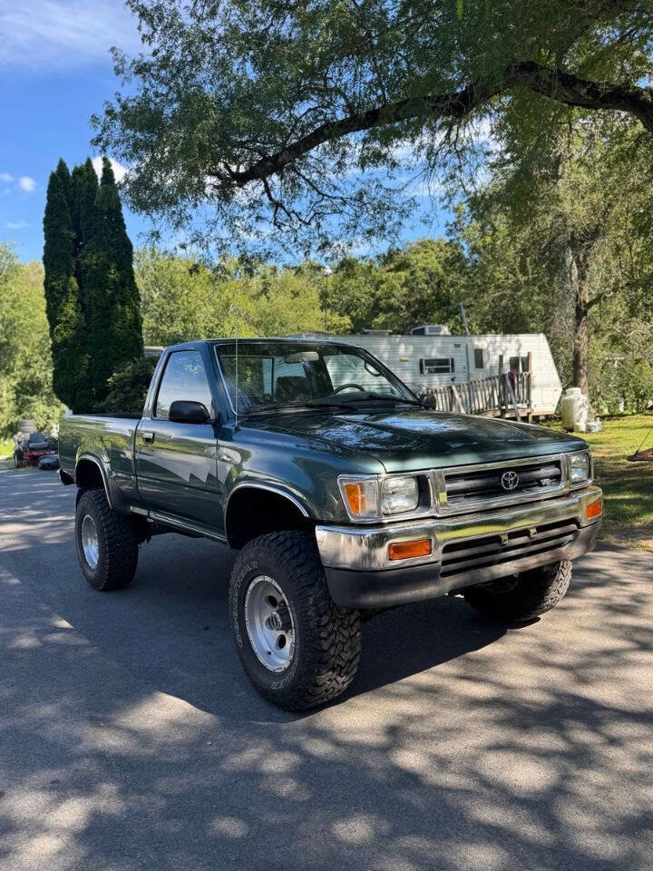 Used 1992 Toyota Pickup Deluxe image 19