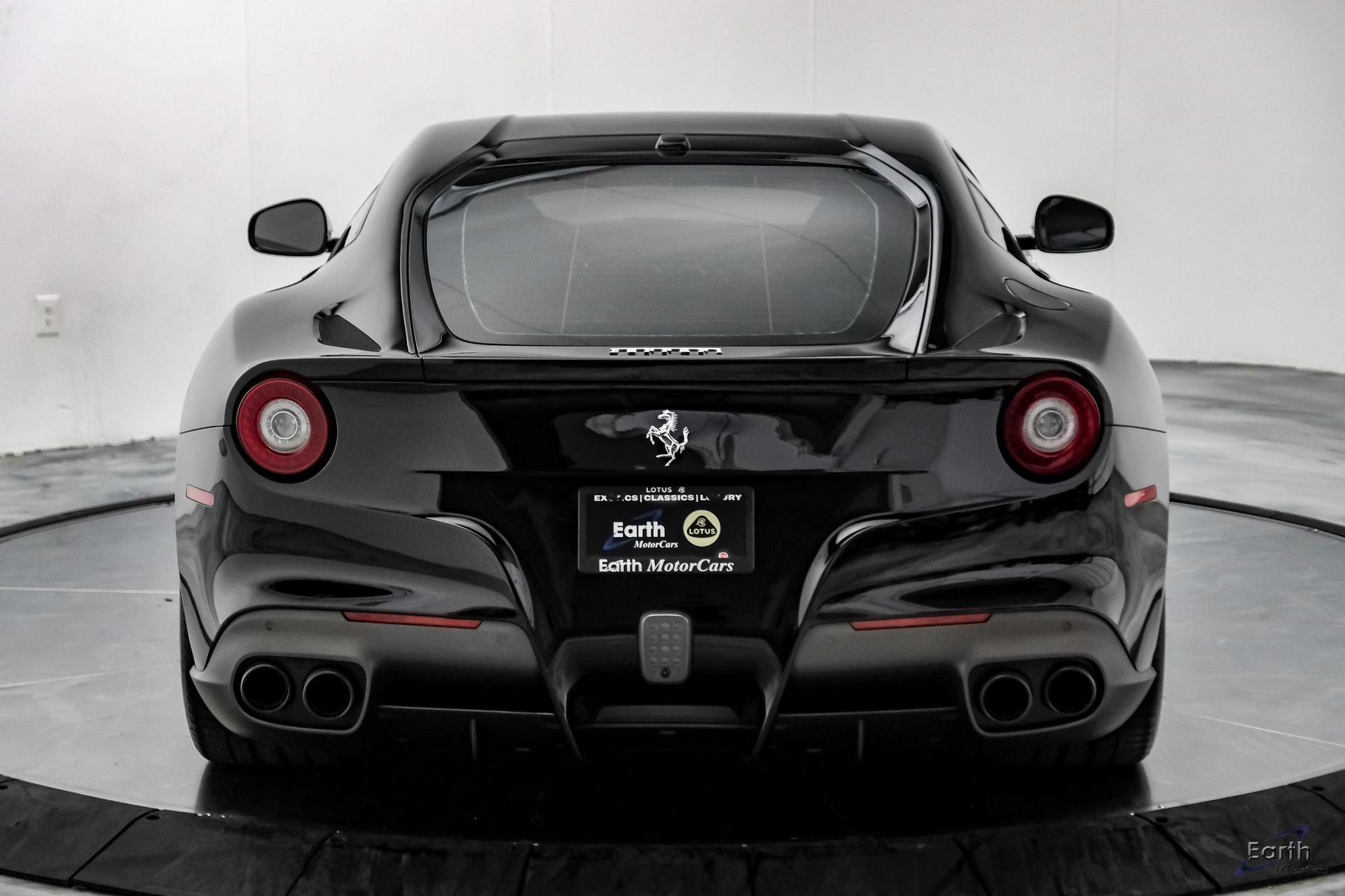 Used 2017 Ferrari F12 Berlinetta RWD image 16