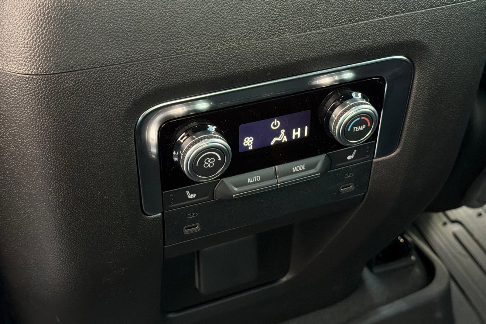 New 2026 GMC Yukon Elevation AWD/4WD image 13