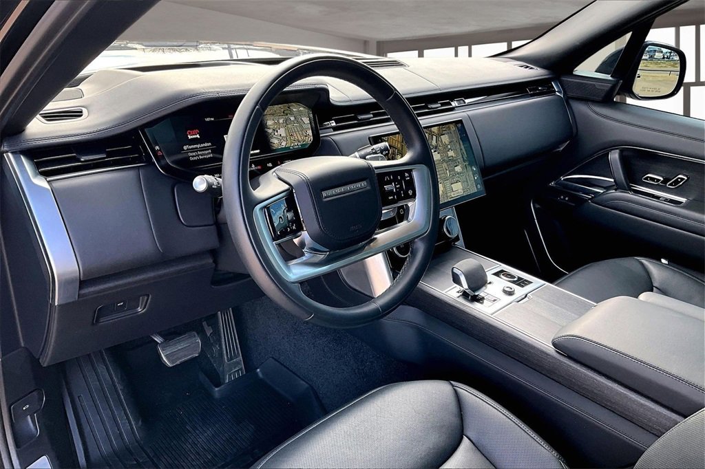 Used 2023 Land Rover Range Rover First Edition image 13