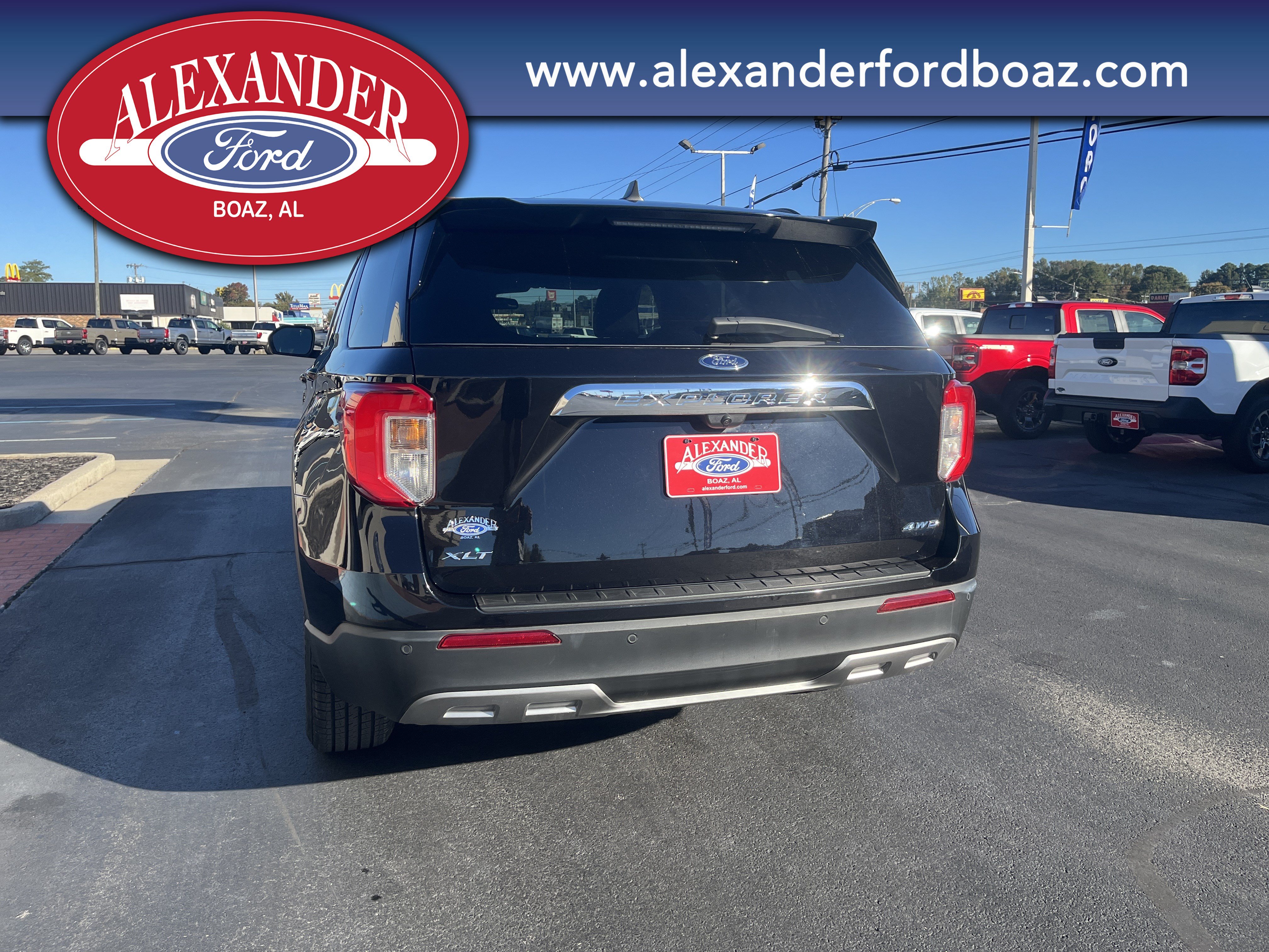 Used 2023 Ford Explorer XLT w/ Equipment Group 202A AWD/4WD image 6