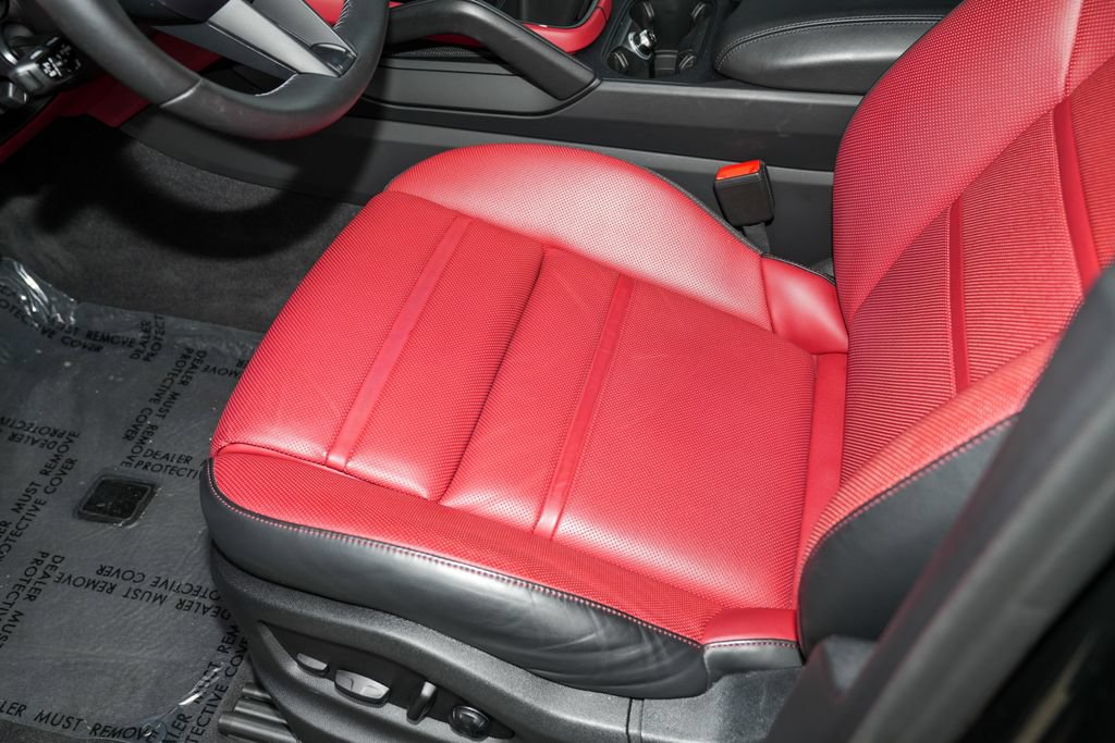 Certified 2025 Porsche Cayenne E-Hybrid AWD/4WD image 22