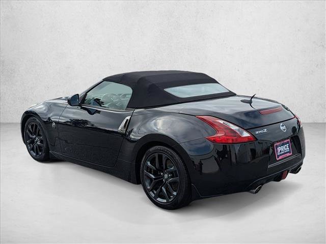 Used 2018 Nissan 370Z Touring RWD image 7