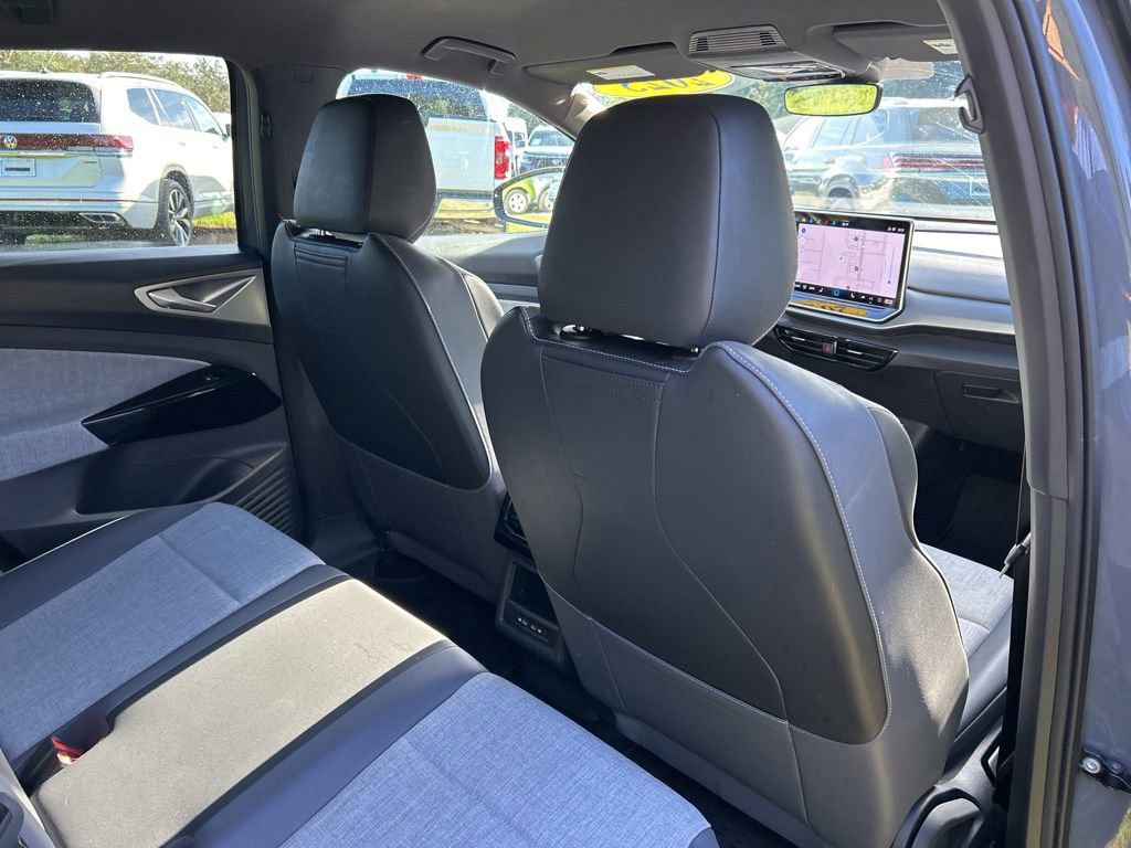 Certified 2025 Volkswagen ID.4 Pro image 39