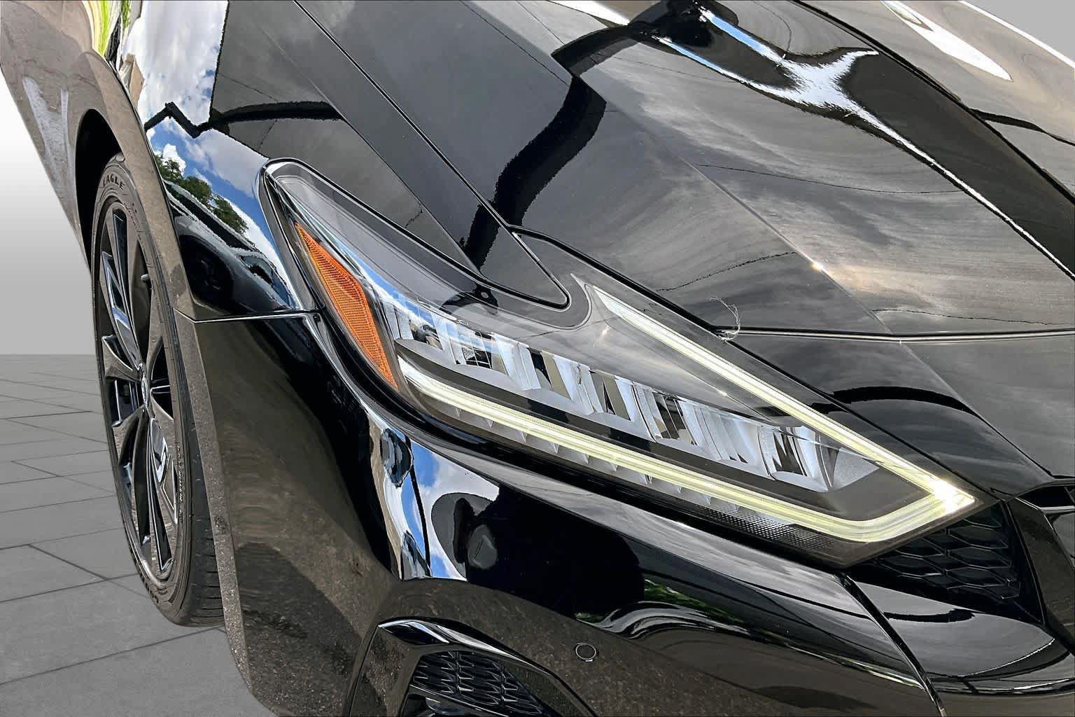Certified 2023 Nissan Maxima SR w/ Sport Mat Group FWD image 28