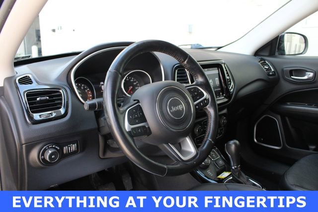 Used 2021 Jeep Compass Limited w/ Sun and Sound Group AWD/4WD image 2