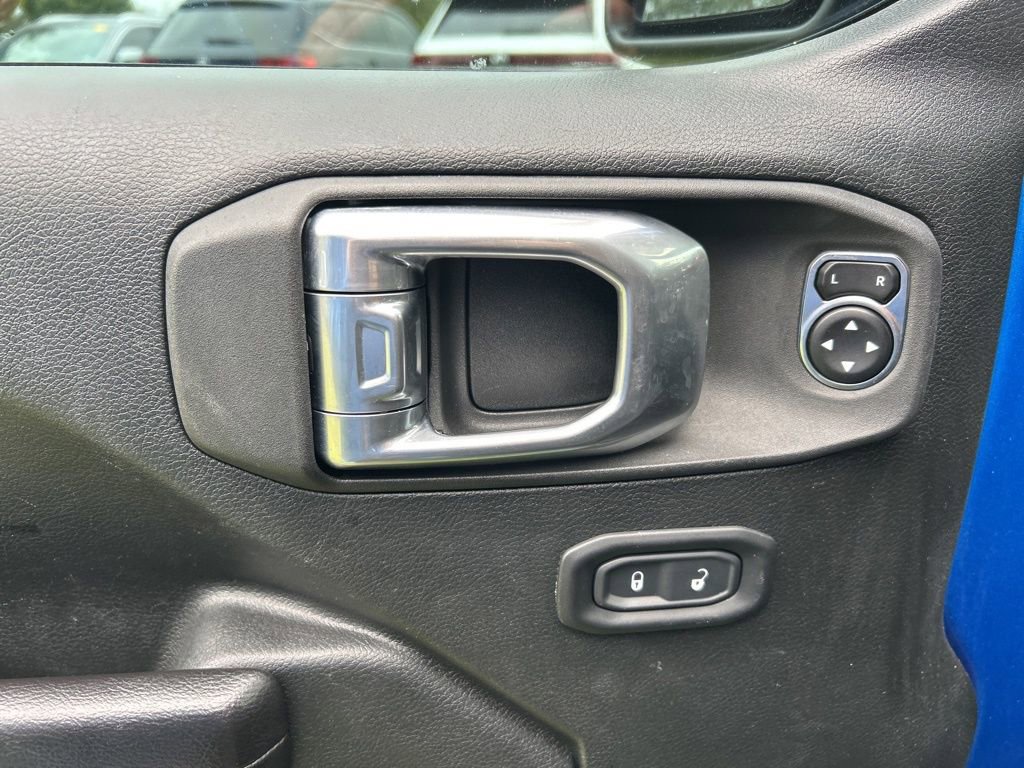 Used 2021 Jeep Gladiator Rubicon image 11