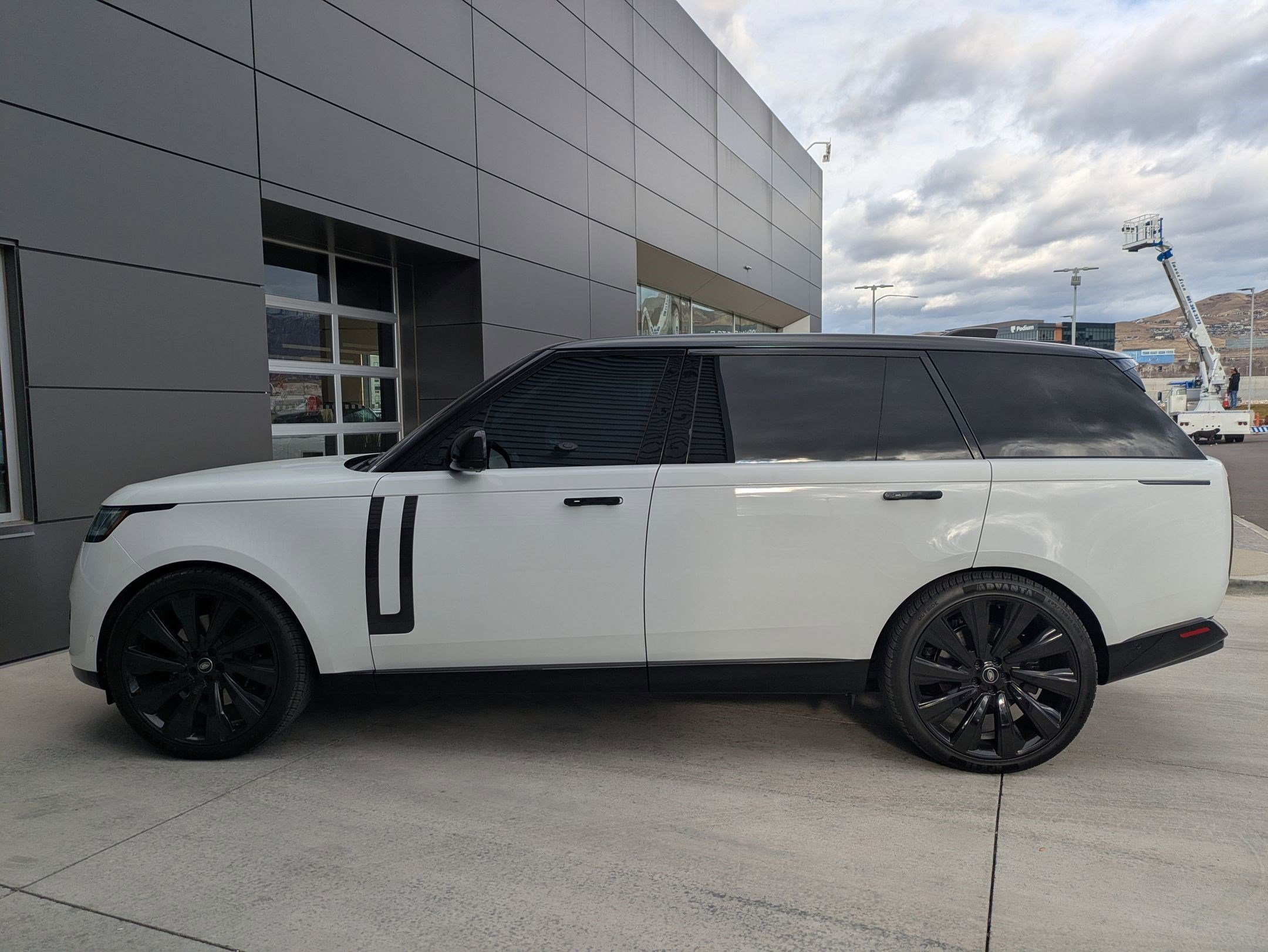 Certified 2022 Land Rover Range Rover Long Wheelbase SE image 11