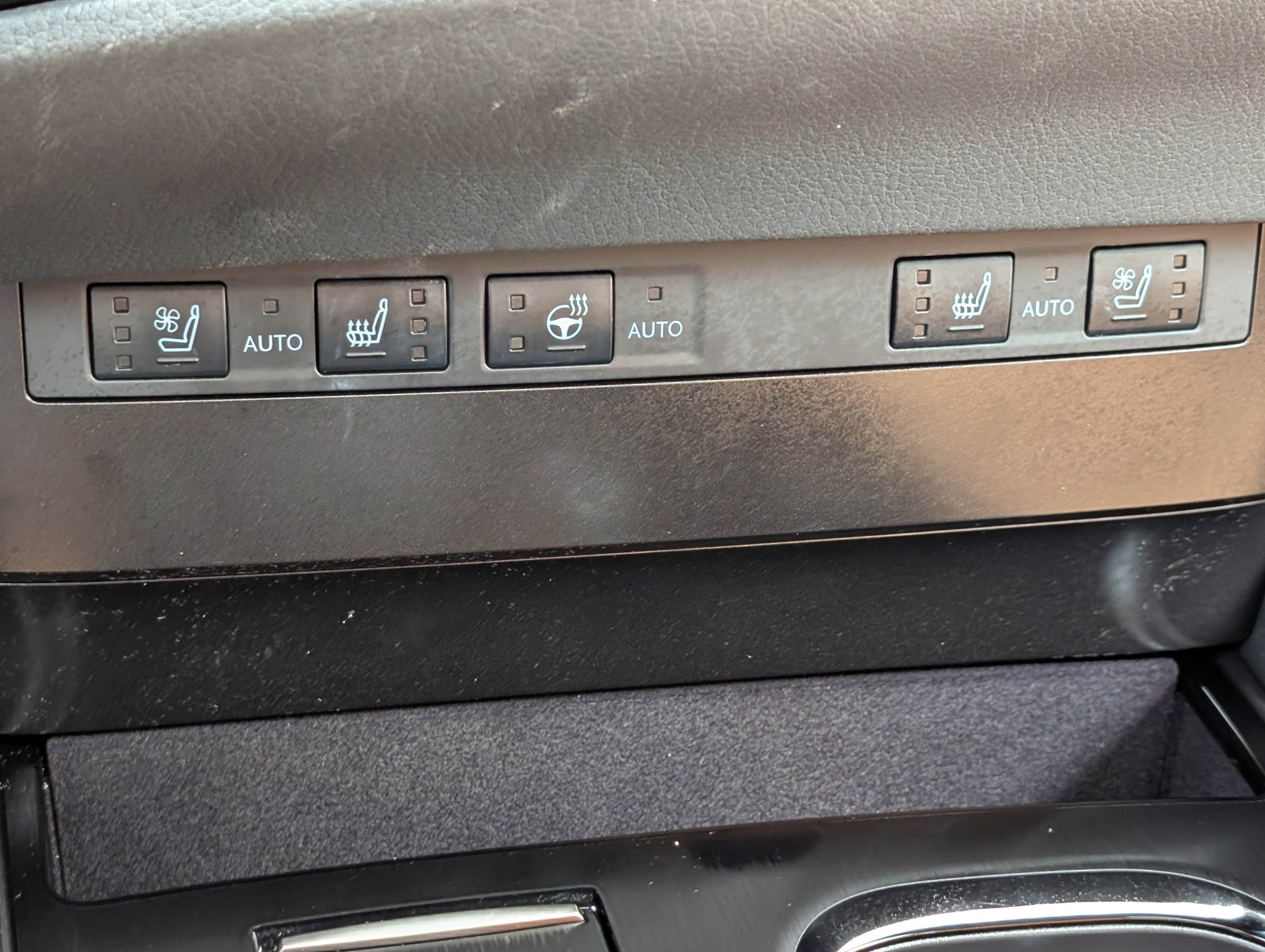 Certified 2024 Lexus ES 350 w/ Premium Package image 25