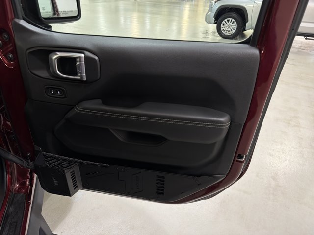 Used 2021 Jeep Gladiator Overland AWD/4WD image 38